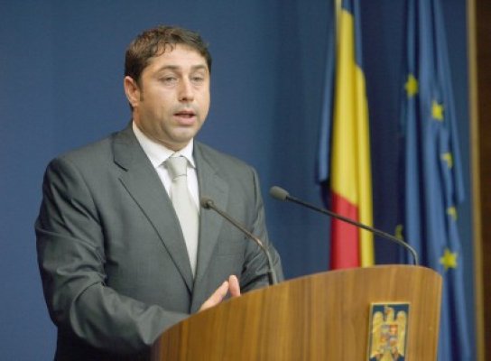 David: Românii vor pleca în UK să muncească, nu să stea cu burta la soare